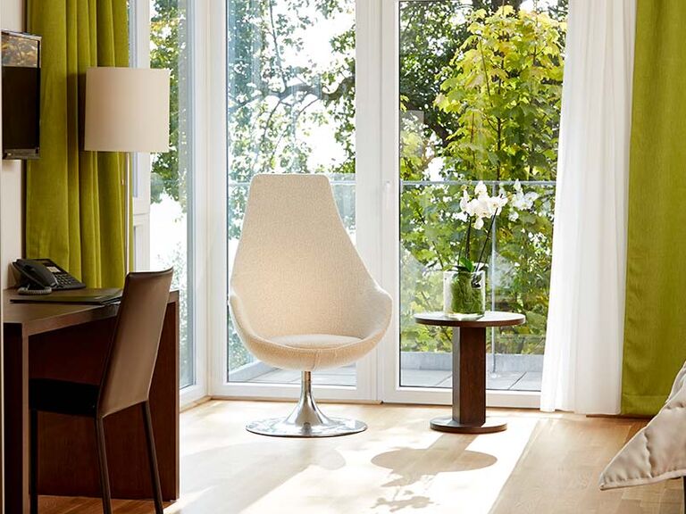 Premium room with a view of the Danube and modern furnishings